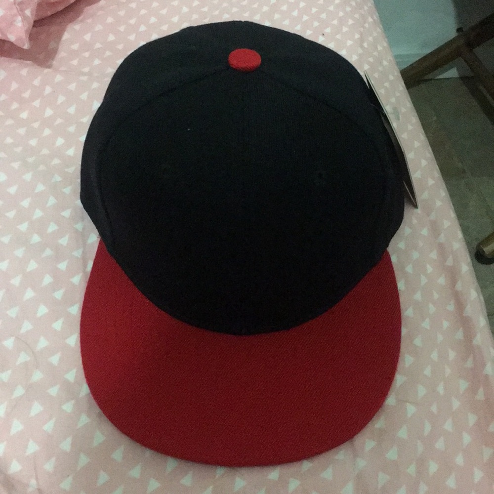 Blank Snapback - Red/Black